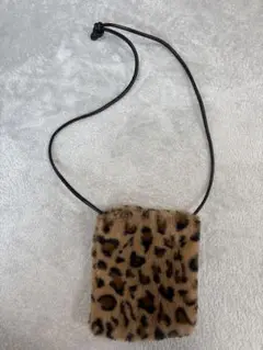 ヒョウ柄ファー　肩掛けミニバック　ポシェット　磁石付き
