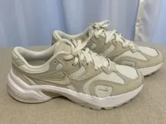 Nike スニーカー ベージュ