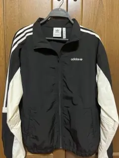 adidas ナイロンジャケット Lサイズ 黒/白