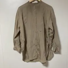 AMERICAN HOLIC ベージュの長袖シャツ サイドスリット付き