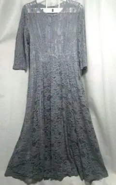 総レースフレアーワンピース　グレー