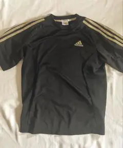 adidas ClimaLite ブラックTシャツ ゴールドストライプ