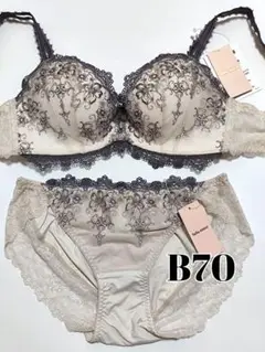 チュチュアンナ B70 特盛ブラ フラムールトワレブラ&ショーツセット PB