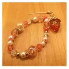 いちごが可愛い♡ビーズストラップ
