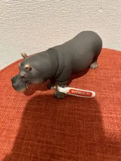 カバ リアル フィギュア