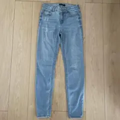 Bershka スキニーデニム 24サイズ ライトブルー