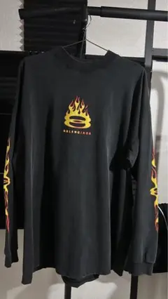 Balenciaga ブラック Burning Unity 長袖Tシャツ