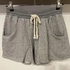 ハートマーケット　グレー ショートパンツ