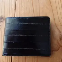 イールスキン2つ折り財布 黒