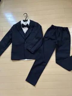 ネイビー フォーマルスーツ 蝶ネクタイ付き　150㎝　小さめ