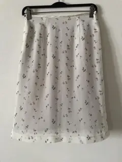 【美品】 花柄タイトスカート ベージュ　W64 夏素材　涼し気