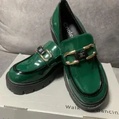 エナメル　緑　厚底ローファー　ダークグリーン