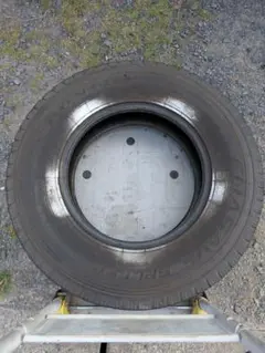 中古タイヤ　205/85r16 １本