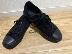 ブラック　スニーカー