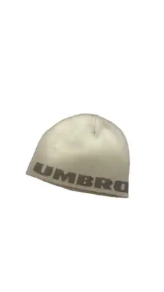 UMBRO アイボリー ビーニー帽子