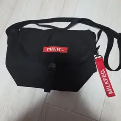 ミルクフェド　メッセンジャーバッグ　ショルダーバッグ