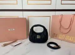 Miu Miu ブラックショルダーバッグ