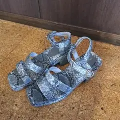 ヘビ柄グレー・シルバーサンダル