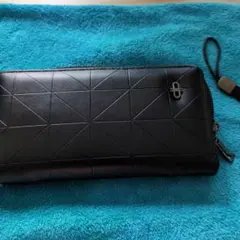 新品未使用でブラック 長財布 ストラップ付き