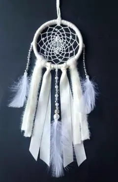 ハンドメイド　ドリームキャッチャー　フェザー　リボン　ビーズ　ホワイト