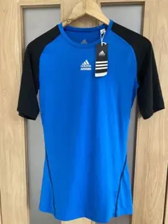 【新品未使用】adidas Tシャツ　techfit Lサイズ　タグ付き