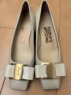 Salvatore Ferragamo フェラガモベージュ パンプス 5D