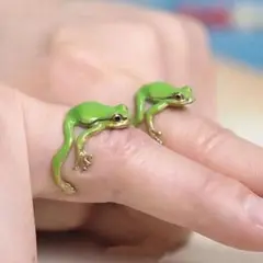 ディフォルメカエル型リング　グリーン　可愛い　お洒落　個性的　セット
