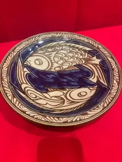 尾崎オマージュ【やちむん 宮城須美子氏 魚紋文様 深皿　ヒビあり】 宮城須美子 作 沖縄やちむん 魚紋 ハイビスカス - メルカリ