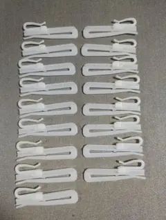 《未使用》カーテン用プラスチックフック 17個セット