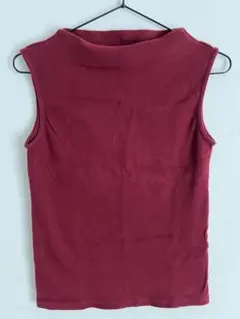 ワインレッド ノースリーブニット