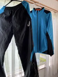 asics ジャケットとパンツのセット