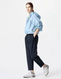 ウルトラストレッチテーパードパンツ　紺　UNIQLO