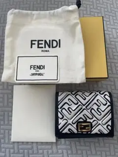 FENDI 二つ折り財布 美品★