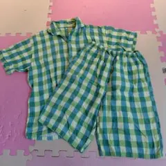 緑と青のチェック柄パジャマ
