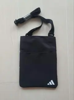 adidas ブラック サコッシュ