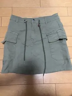 オリーブグリーン ミニスカート カーゴポケット付き
