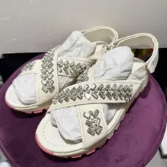 PRADA ビジュー付きホワイトサンダル 38