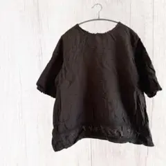 ダークブラウン 半袖トップス 花柄刺繍