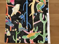 WAVERLY　鳥の柄の端切れ　70.5cm x74cm（切り取り・欠けあり）