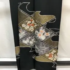 C248正絹　黒留袖　比翼無し　五つ紋　金銀駒刺繍　金箔　着物