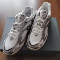 【新品未使用】New Balance 725 スニーカー ホワイト/シルバー