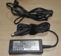 東芝 PA3241U-2ACA　電源アダプター　15V　3.0A（007）