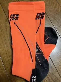 【美品】CEP コンプレッションソックス run2.0 サイズIII オレンジ