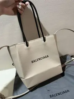 バレンシアガ ショルダーバッグ