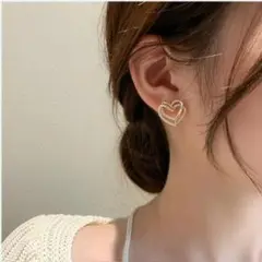 ダブルハート ピアス ゴールドピアス ラインストーン付き 二連ピアス
