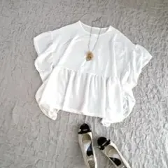 【新品】半袖カットソー　Tシャツ　白　フリル　ゆったり　体型カバー　M