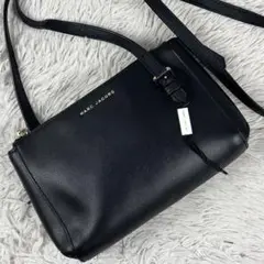 極美品 マークジェイコブス レザー ショルダーバッグ ロゴ金具 斜め掛け 黒