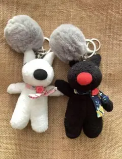 白と黒のぬいぐるみキーホルダーセット
