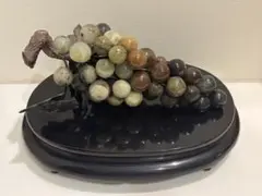 翡翠　葡萄の置物（台付）