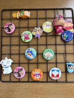 クレヨンしんちゃん キーホルダー 缶バッジ セット